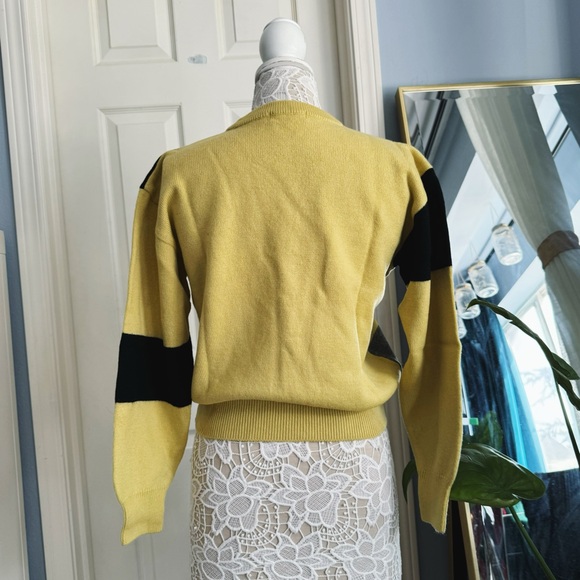 Authentic Balenciaga Wool Sweater - Picture 2 of 16